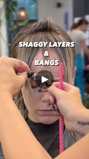 Razor Layered Haircuts Medium, Medium Layered Shag With Fringe, Razored Layers Medium, Razor Haircut Medium, How To Cut Your Own Hair In Layers, Feathered Hairstyles Medium, Feathered Layered Hairstyles, Razor Haircut, Dry Texture Spray