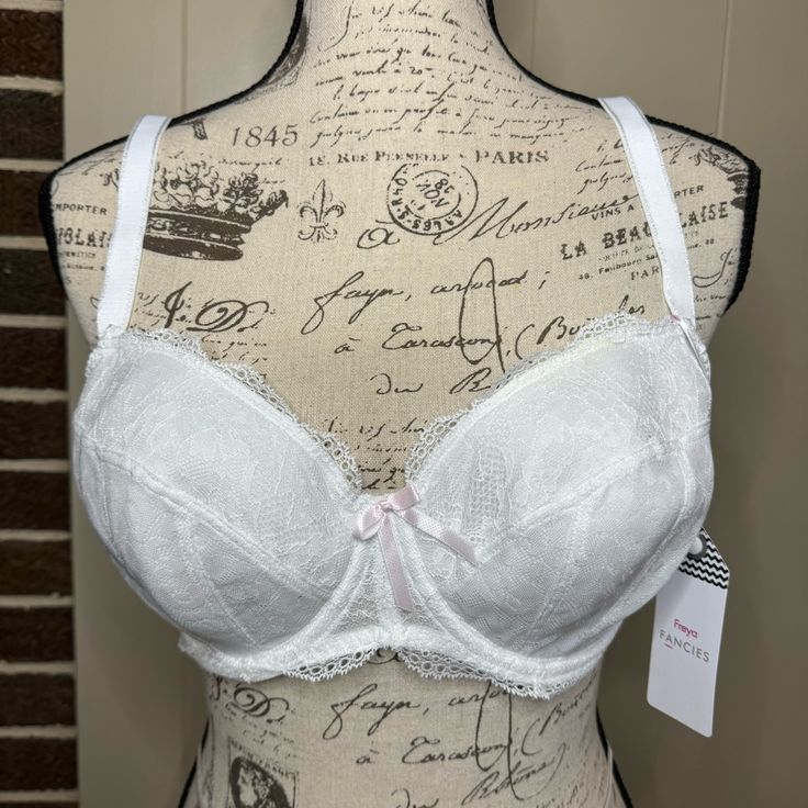 Nwt Freya Fancies Aa1013whe White Balconette Bra Size 30h Comes From A Smoke Free Home Please See My Other Listings For More Items! P-4 White Underwire Bra With Lace Trim, White Feminine Bra With Lace Trim, White Lace Bra Feminine Style, White Lace Feminine Bra, Classic Fitted Bra For Spring, Classic Fitted Spring Bra, Fitted White Lace Bra, White Delicate Lace Fitted Bra, White Fitted Feminine Bra