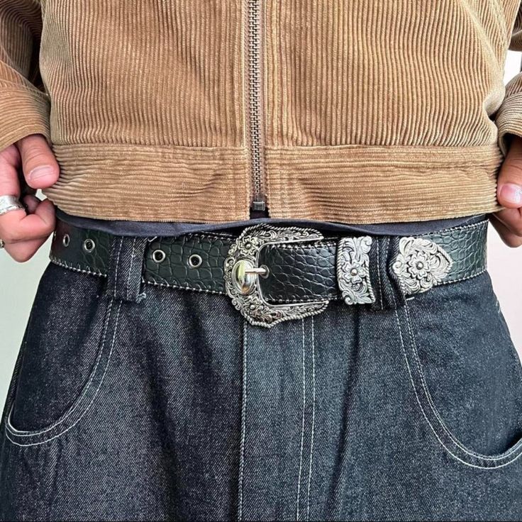 Vintage Style American Western Silver Chrome Snakeskin Boho Belt These Belts Are Unisex :)! Beautiful Design One Size Fits Most 1 W X 40l Brand New Mens Western Belt, Cool Belts For Men, Cool Belts Fashion, Men’s Accessories, Ranch Attire, Western Birthday Outfit, Cool Belts, Masculine Accessories, Urban Cowboy Style