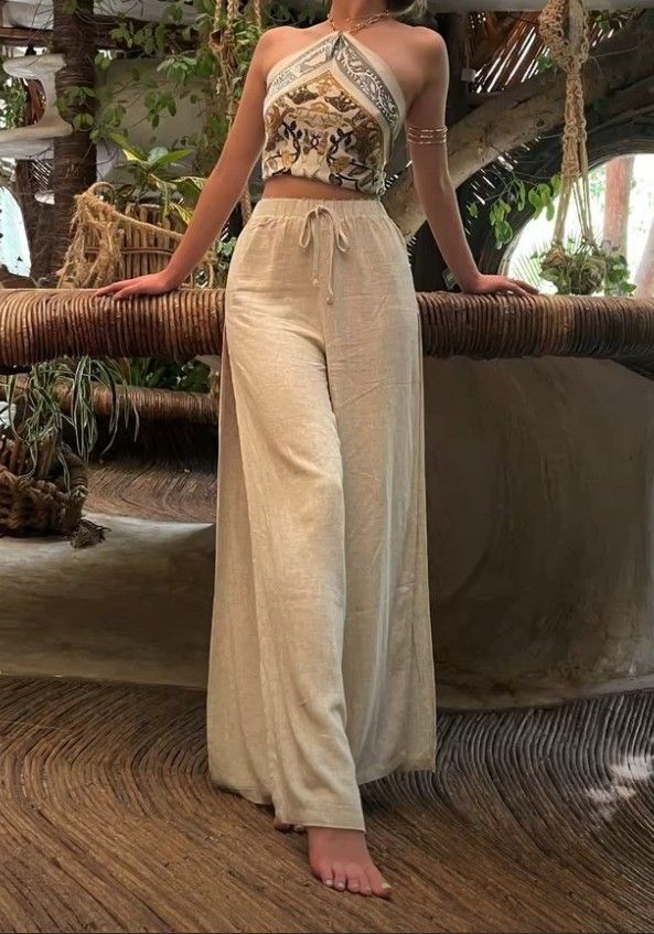 Soft Boho Outfits, Indian Vacation Outfits, Goa Fits For Women, Indo Fusion Outfits Women, Goa Aesthetic Outfits, Full Sleeve Top Outfits, Outfits For Goa Trip Women, Sri Lanka Outfit Ideas, Beach Outfit Pants