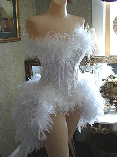 burlesque Feather Corset, Burlesque Fashion, Burlesque Outfit, Burlesque Corset, Diy Outfits, Vintage Burlesque, Corset Costumes, Burlesque Costumes, Burlesque Costume