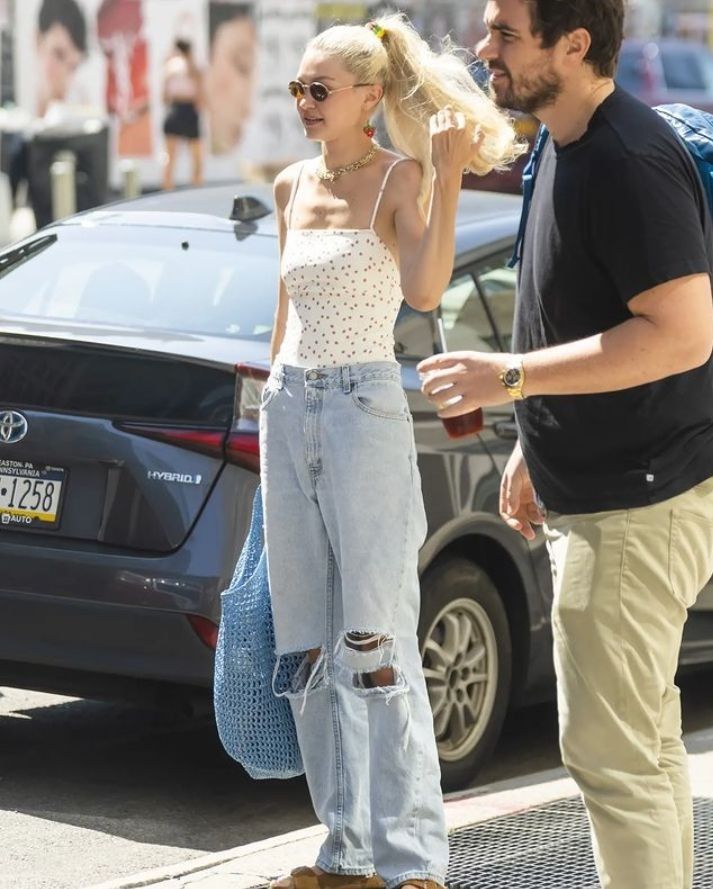 Gigi Hadid Street Style Casual, Jelena Hadid, Hannah Abbott, Bella Gigi, Gigi Hadid Street Style, Gigi Hadid Looks, Gigi Style, Gigi Hadid Outfits, High Fashion Couture