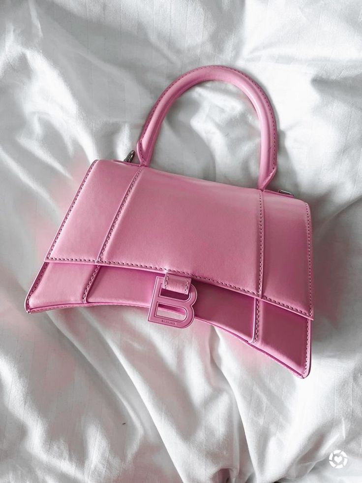 Designer Bags Balenciaga, Balenciaga Pink Bag, Designer Pink Bags, Pink Things Aesthetic, Pink Bag Aesthetic, Designer Bags Aesthetic, Pink Bag Outfit, Pink Balenciaga Bag, Small Pink Bag