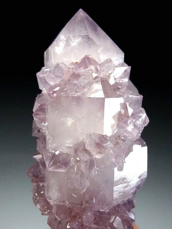 quartz crystal | ... Quartz Crystal on Pinterest | Crystals, Clear quartz crystal and Gems Cactus Quartz, Earth Gift, Lavender Quartz, Pretty Rocks, Light Amethyst, Crystal Magic, Beautiful Rocks, Mineral Stone, Minerals And Gemstones