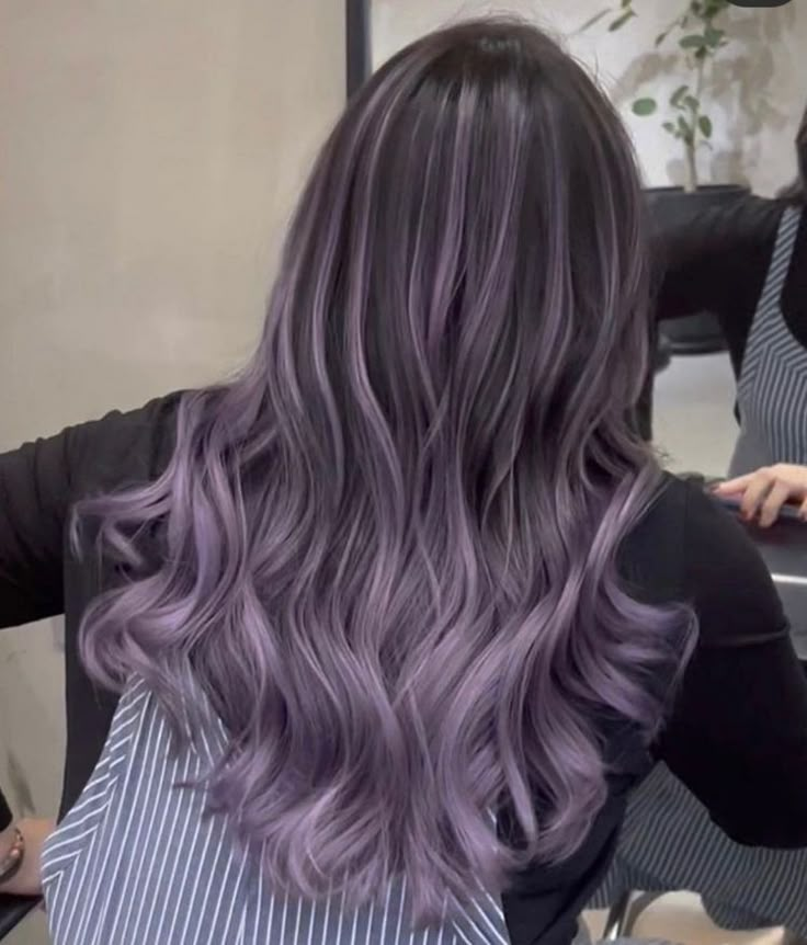 Lavender Grey Hair, Lavender Hair Colors, Light Purple Hair, Korean Hair Color, Hair Color Underneath, Ash Hair Color, Hair Color Streaks, Purple Highlights, Lilac Hair