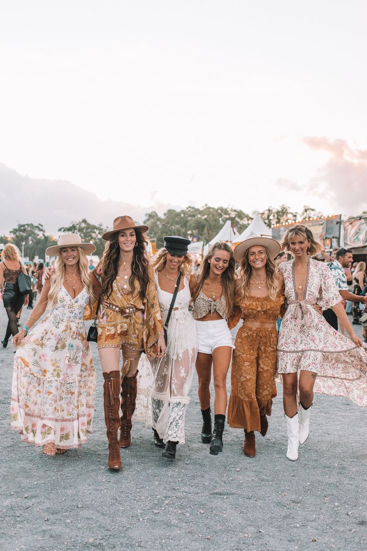 Festival Outfits Australia, Country Music Festival Outfits, Cochella Outfits, Look Hippie Chic, Country Concert Outfits, Boho Festival Outfit, Looks Country, Music Festival Outfits, Stil Boho