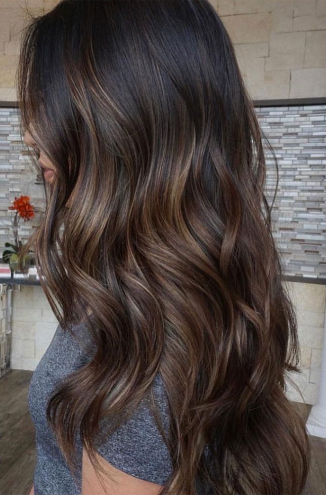 Rambut Brunette, Black Hair Balayage, Brunette Hair With Highlights, Gorgeous Hair Color, Caramel Hair, Brunette Balayage Hair, Hair Color Light Brown, Brown Hair Balayage, Balayage Brunette