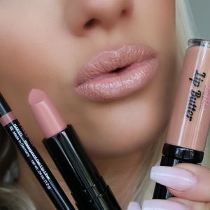 Natural Lipstick Shades, Diy Lip Plumper, Nude Lip Combo, Butter Lip Gloss, Pink Lipstick Shades, Nude Lip Makeup, Mac Lipstick Shades, Lip Liner Pencil, Lip Palette