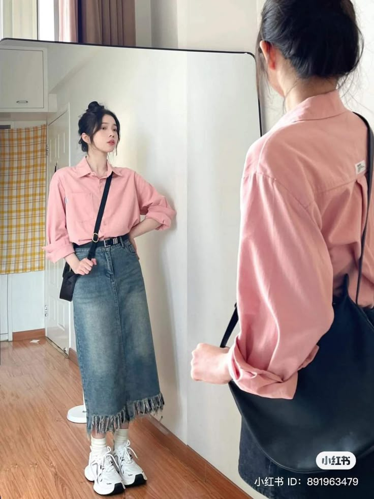 China Outfits Style, Ootd Rok Jeans Hijab, Ootd Rok Jeans, Midi Outfits, Ootd Korean Style, Color Combos Outfit, Blouse Casual Fashion, Denim Skirt Outfits, Clothes Korean Style