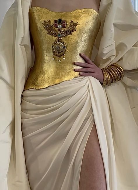 Krikor Jabotian, Fire Outfits, Daenerys Stormborn, Blink Blink, Royal Dresses, Moda Vintage, Glam Dresses, Fantasy Fashion, Body Jewellery