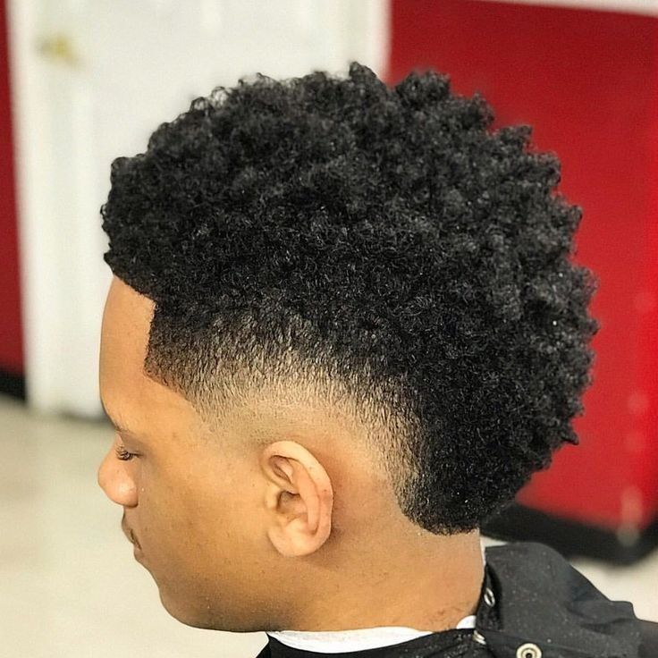 Frohawk Fade Men, Afro Hawk, Frohawk Fade, Low Fade Curly Hair, Afro Hair Fade, Mohawk Fade, Waves Hairstyle Men, Men Fade Haircut Short, Afro Hairstyles Men