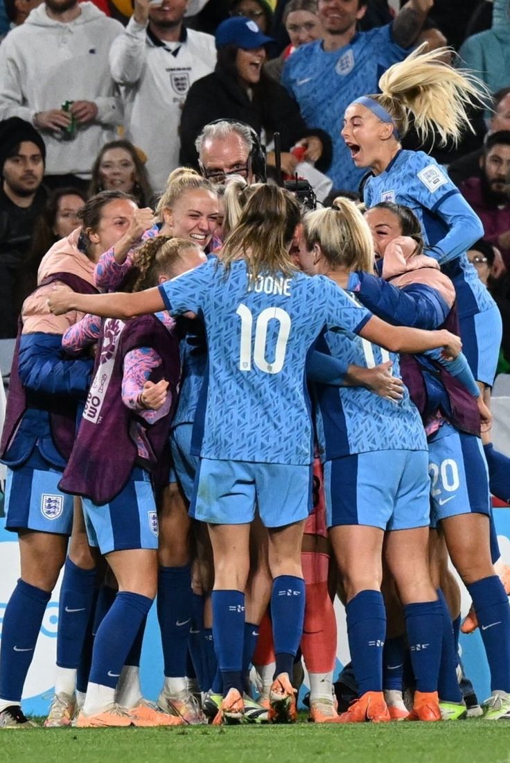 ella toone, chloe kelly, lionesses, England, football team, soccer team, football, soccer, football players, soccer players, football player, soccer player Lionesses England, Women Wallpaper, Best Soccer Shoes, England Ladies Football, World Cup Semi Final, England Women, Goalkeeper Kits, England Players, Football Wall