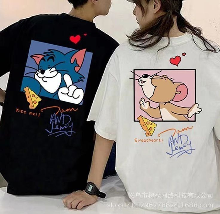 Oversized Tee Outfit, Cute Couple Shirts, Creative T Shirt Design, Black And White Tees, Tee Shirt Fashion, Custom T Shirt Printing, Matching Couple Shirts, Shirt Design Inspiration, Shirt Print Design