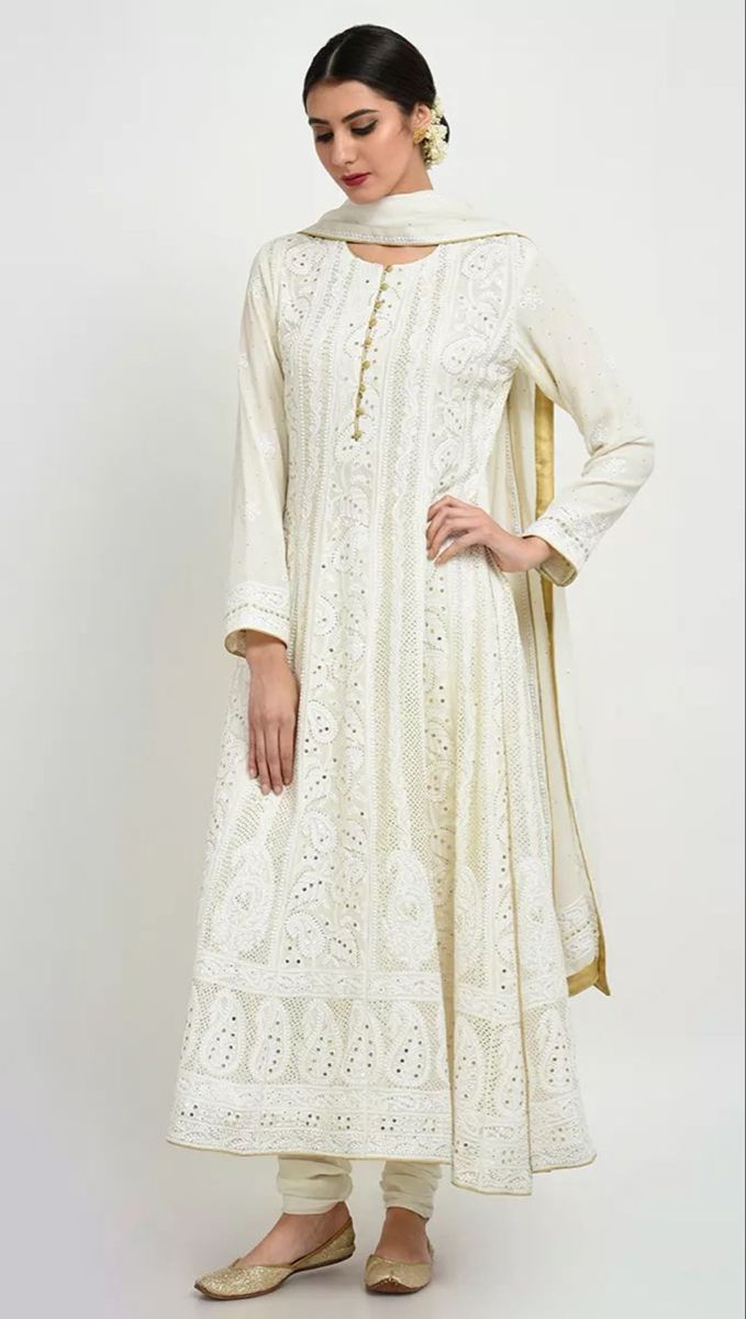 Chikankari Pattern, Anarkali Wedding, Stylish Lehenga, Buy Salwar Kameez Online, Chikankari Anarkali, Wedding Note, Georgette Suit, White Anarkali, Designer Anarkali Dresses