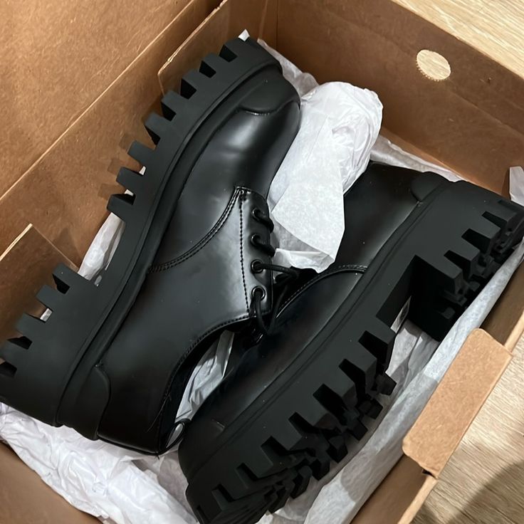 Never Worn!!! Brand New In Box With Tags. Asos. Size 7.5-8 But Could Probably Fit 8.5 As They’re Not Snug On Me. Chunky Black Shoes, Gothic Stuff, Korean Shoes, Shoes For School, Minion Videos, Asos Shoes, Funny Minion, Hype Shoes, Pretty Shoes