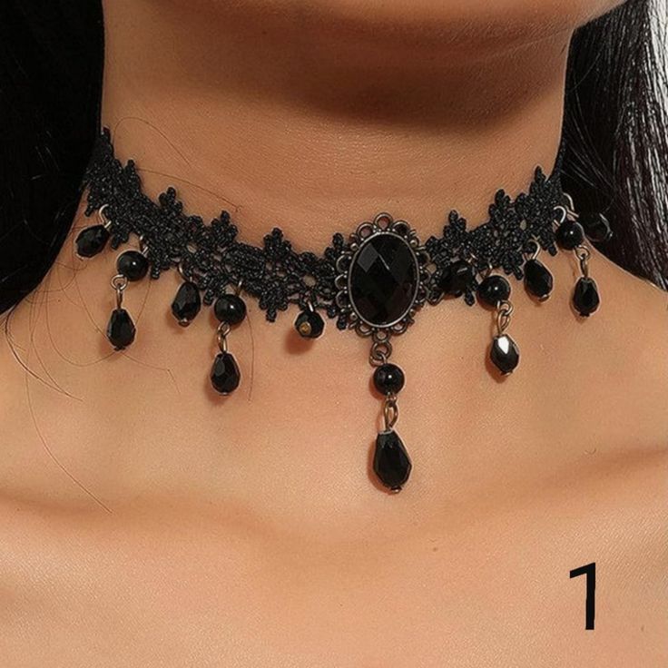 Dark Jewelry Gothic, Gothic Necklace For Halloween Concert, Black Jewelry For Halloween Concert, Emo Style Festival Jewelry With Chain, Edgy Halloween Choker Necklace, Black Metal Choker For Alternative Fashion, Gothic Chain Choker For Concerts, Emo Jewelry With Adjustable Chain For Parties, Emo Metal Necklace For Festivals