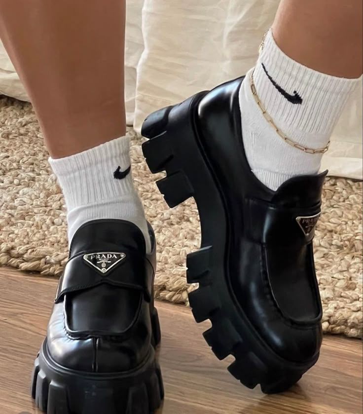 Prada Loafers, Loafers Outfit, Pretty Shoes Sneakers, Cute Shoes Heels, Shoes Outfit Fashion, Classy Shoes, Loafer Shoes Women, Hype Shoes, White Socks