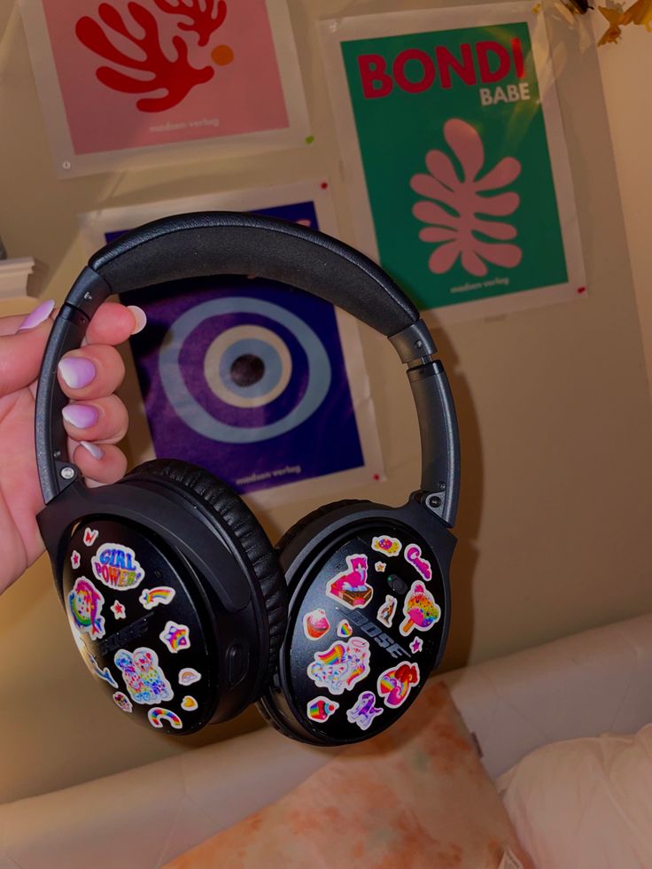 Eclectic Vibes and Bright Neon Colors, Aesthetically Pleasing cute Lisa Frank stickers on all black Bose headphones Bose Headphones Aesthetic Black, Black Headphones With Stickers, Headphones Aesthetic Sticker, Stickers On Headphones, Black Headphones Aesthetic, Bose Headphones Aesthetic, Headphone Decoration, Bose Headphones, Cute Headphones