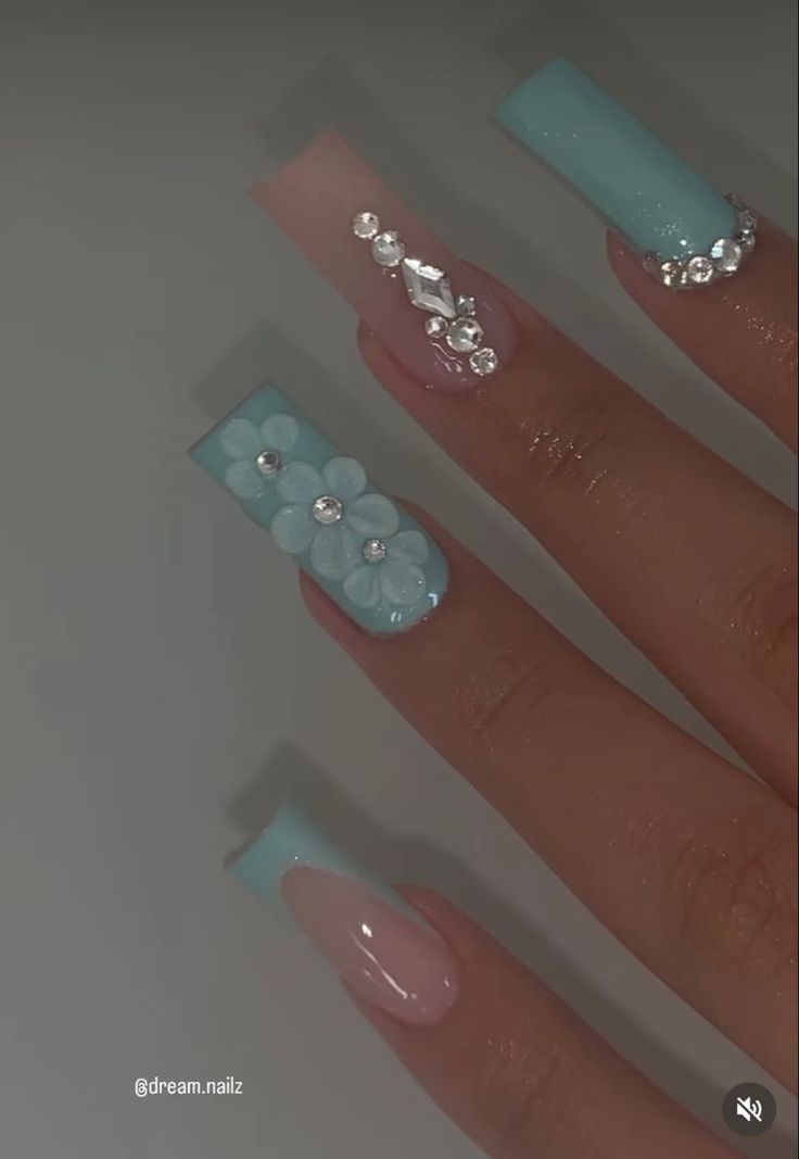 Ongles Bling Bling, Teal Nails, Nails Art Designs, Turquoise Nails, Blue Acrylic Nails, Nails Design With Rhinestones, Girly Acrylic Nails, Cute Acrylic Nail Designs, Simple Acrylic Nails