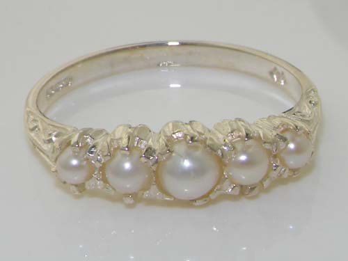 Stunning 14K White Gold Genuine Pearl Vintage by GemsofLondon Luxury Vintage White Gold Pearl Ring, Vintage Jewlery, Pearl Vintage, Dope Jewelry, Funky Jewelry, Jewelry Lookbook, Pretty Rings, Fantasy Jewelry, Girly Jewelry