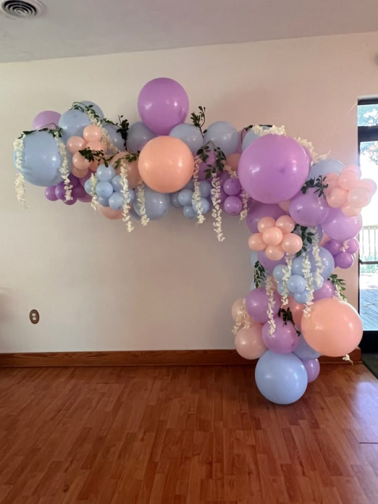 Bridgerton theme bridal balloon arch. Using baby blue, lavender, peachy pink balloons and adding in floral extra pieces for dimension. Fairy Balloon Arch, Bridal Balloon Arch, Butterfly Themed Bridal Shower Ideas, Butterflies Theme, Bridgerton Theme, Sweet 13, Birthday 27, Bridgerton Party, Balloon Designs