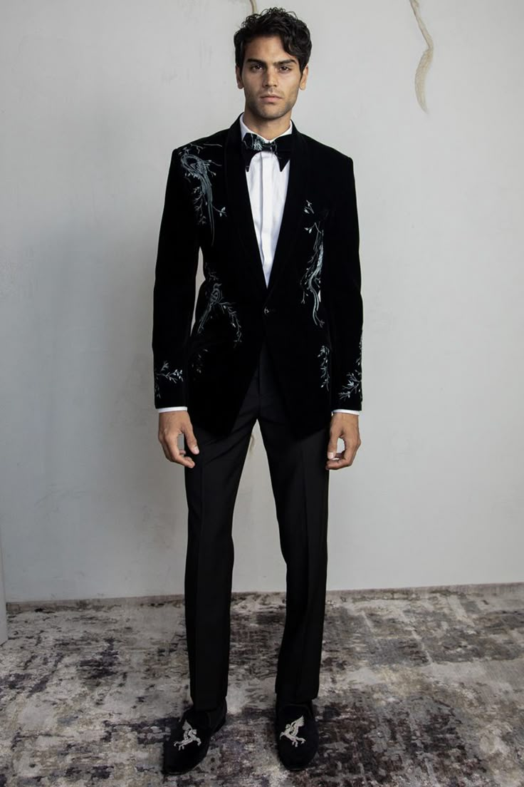 Cocktail Tuxedo For Men, Tuxedo Embroidery For Men, Embroidery Tuxedo Men, Velvet Suit Design Men, Best Suits For Men Wedding, Velvet Tuxedo Men, Men Tuxedo Wedding, Tuxedo Embroidery, Black Tuxedo For Men