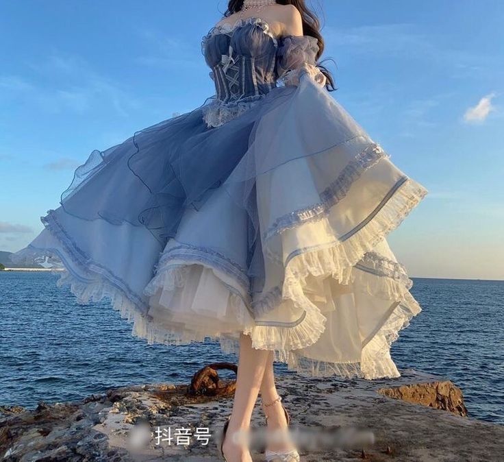 Mythical Dresses Fantasy Fairytale, Ocean Dress Aesthetic, Ocean Photoshoot, Fashionable Dresses, Old Fashion Dresses, Fantasy Gowns, Dress Pretty, Blue Gown, Evening Dress Fashion