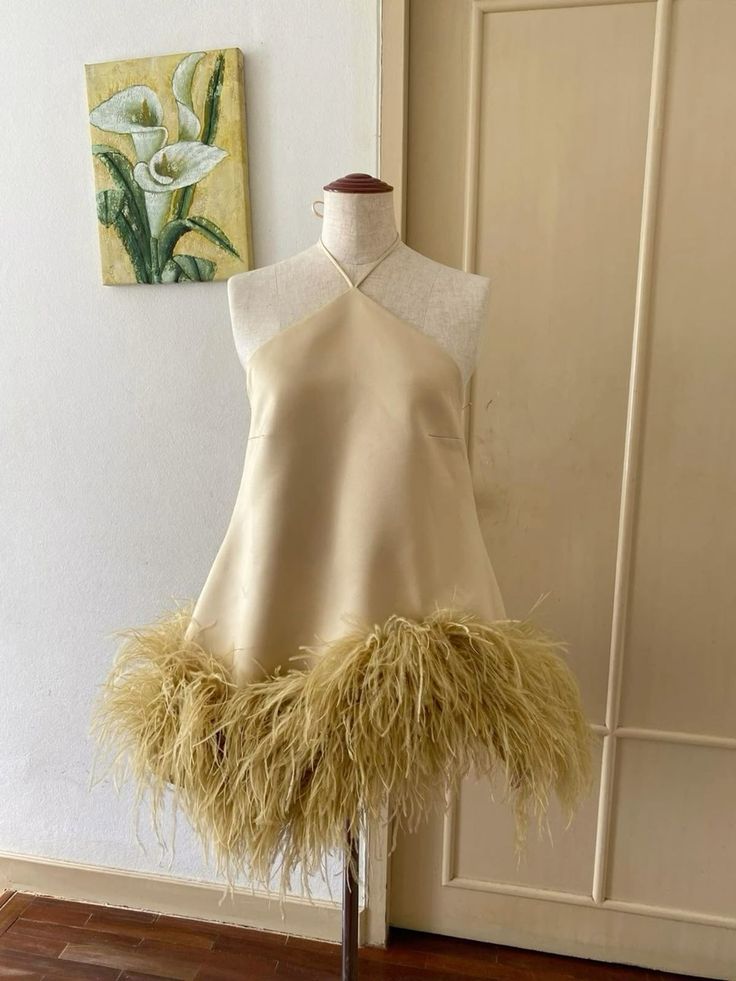 Feather Top Trim Dress, Luxury Tulle Dress For Costume Party, Luxury Feathered Mini Dress For Party, Luxury Tulle Mini Dress For Parties, Luxury Tulle Mini Dress For Evening, Luxury Mini Dress With Feather Trim, Luxury Spring Bubble Dress For Cocktail, Luxury Summer Mini Dress With Feather Trim, Luxury Mini Dress For Wedding Guest