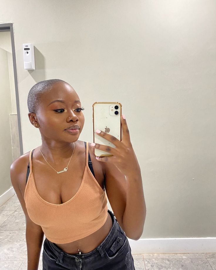 Bold Head Woman Style, Black Bald Women, Baldie Baddie, Bald Black Women, Bald Baddie, Bald Hairstyles For Women, Buzzed Hair Women, Natural Hair Twa, Short Fade Haircut