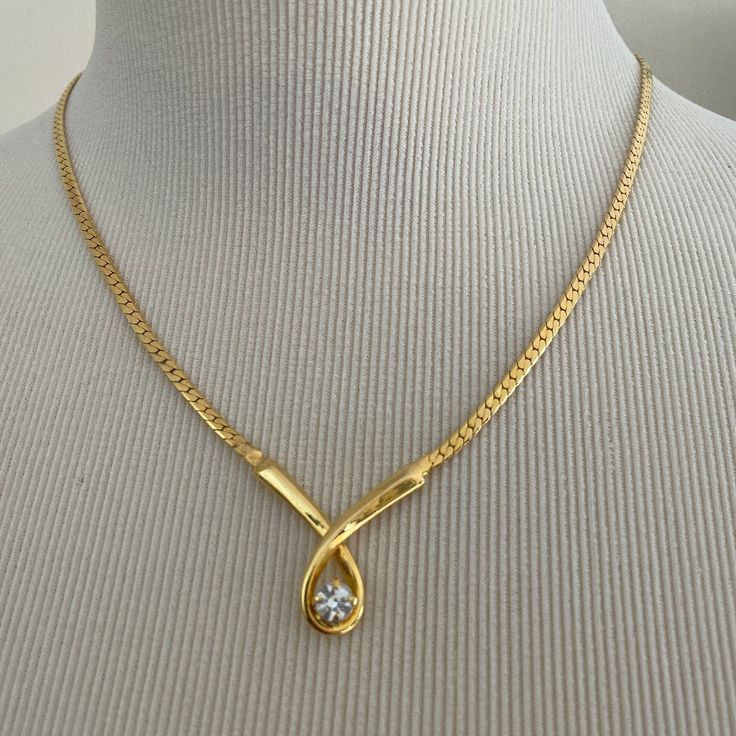 Nwot Beautiful Smooth Snake Design14k Gold Plated Cz Diamond Solitaire Necklace About 17.25" L Spring Ring Closure Classic And Gorgeous Piece Gold And Diamond Pendant Set, Gold Designer Chains For Women, Gold Y Necklace, Best Gold Necklace Design, Cute Diamond Pendants, New Chain Designs Gold, Modern Necklace Design Gold, Gold Pendants Women, Gold Necklace Women Simple