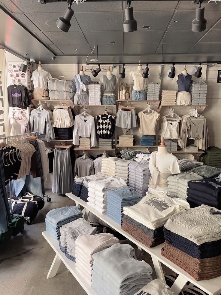 Aesthetic Brandy Melville, Visuals Aesthetic, Brandy Melville Aesthetic, Aesthetic Clean, Coastal Granddaughter, Golden Beach, Easy Trendy Outfits, Stockholm Fashion, Cute Everyday Outfits