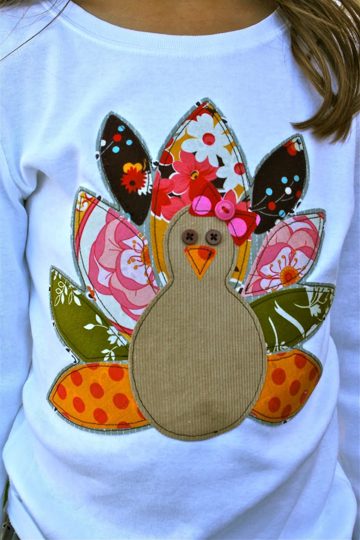 This listing is for the Shirt ONLY.  Gobble Gobble! This adorable birds are perfect for Thanksgiving.   ONESIE SIZES: SHORT OR LONG SLEEVE *0-3m, 3-6m, 6-9m, 9-12m, 12-18m  White or Hot Pink SHIRT SIZES: * 6-12M, 12-18M, 24m/ 2T, 3T, 4T, 5T, Sm  * Available in larger or smaller sizes *... Turkey Applique, Applique Template, Diy Turkey, Applique Tutorial, Turkey Shirts, Patch Aplique, Applique Shirts, Applique Pattern, Shirt Embroidery