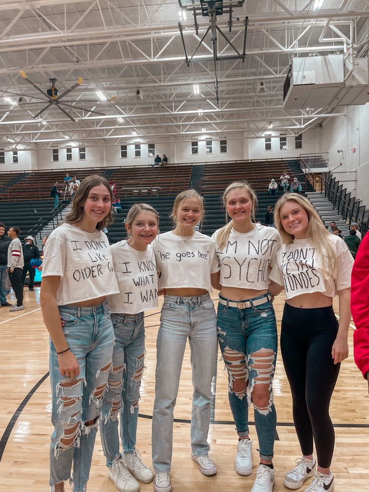 Role Model Day Spirit Week, Mismatch Outfit Ideas Spirit Week, Cute Twin Outfits For Spirit Week, White Lies Football Theme, High School Basketball Game Outfit, Testing Outfits Finals Week, White Out Spirit Week, Team Dress Up Themes, Hoco Dress Up Days Ideas