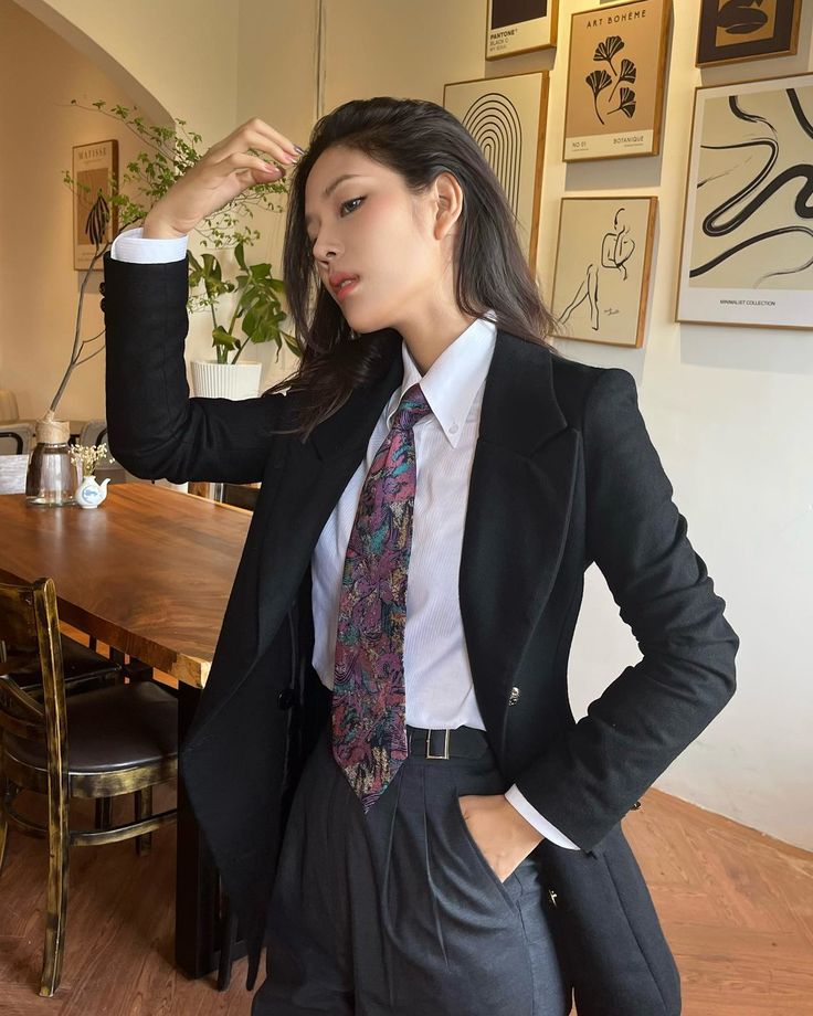 Necktie Outfits For Women, Women Suit And Tie, Necktie Outfit, Women In Tie, Women Necktie, Women Wearing Ties, Woman In Suit, Business Outfits Women