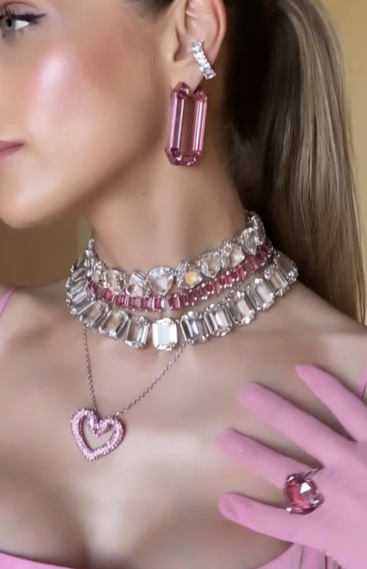 Barbie Jewelry Aesthetic, Barbiecore Accessories, Accesories Outfit Jewelry, Swarovski Jewelry Aesthetic, Barbiecore Jewelry, Swarovski Aesthetic, Barbie Jewelry, Expensive Jewelry Luxury, Classy Jewelry