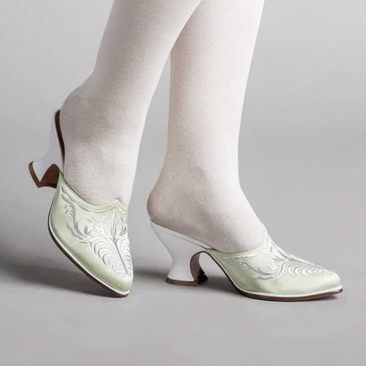 American Duchess: PRE-ORDER Antoinette Women's 18th Century Mules (Green) 18th Century Shoes, Edwardian Shoes, Heeled Slippers, Century Shoes, American Duchess, Historical Shoes, Fancy Footwear, Beautiful Slippers, Camping Shoes