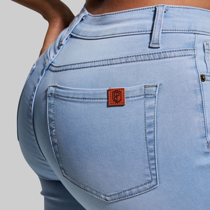 Most jeans aren’t made for women who are relentless in the gym. These are. Designed for athletic builds, our Flex Stretch Skinny Jean flexes without falling down and hugs your quads and glutes without the dreaded waist gap. They’re insanely soft, flattering, ultra-high rise, and may just become your most well-loved pair denim. Athletic Build, Athletic Body, In The Gym, Falling Down, The Gym, Gap, Get Ready, High Rise, Light Blue