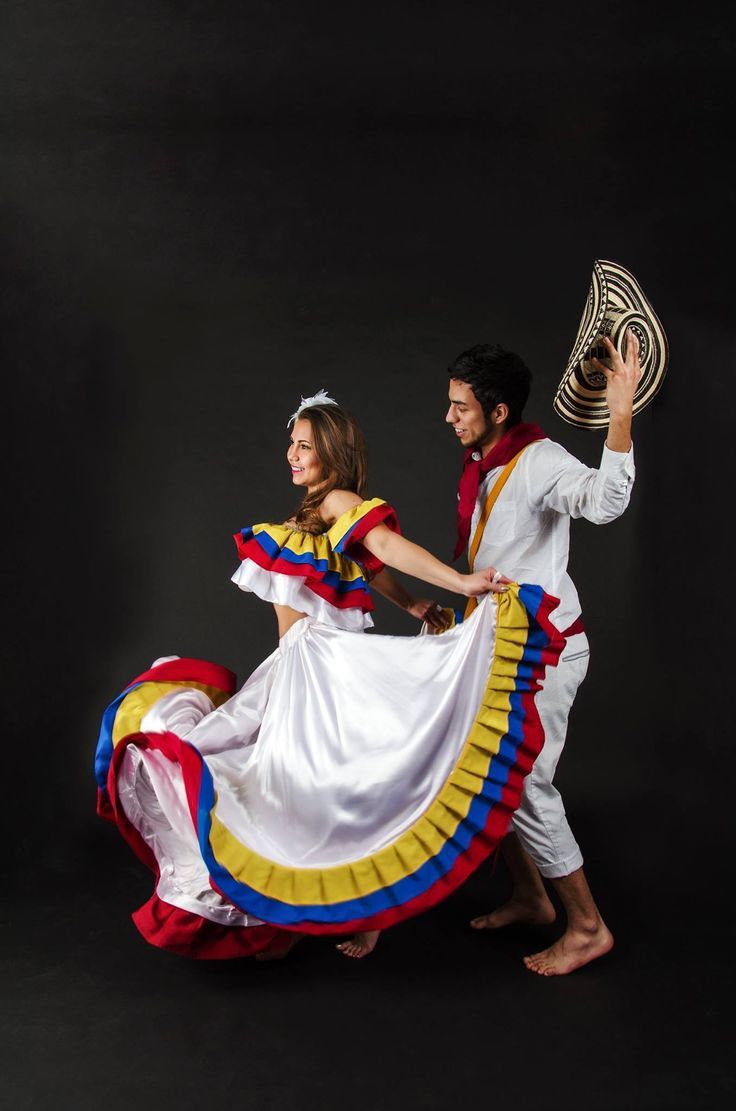 Cuba Dance, Venezuelan Clothing, Folkloric Dress, Zumba Kids, Colombian Fashion, Mexican Themed Weddings, Colombian Culture, Latina Magazine, Colombian Art