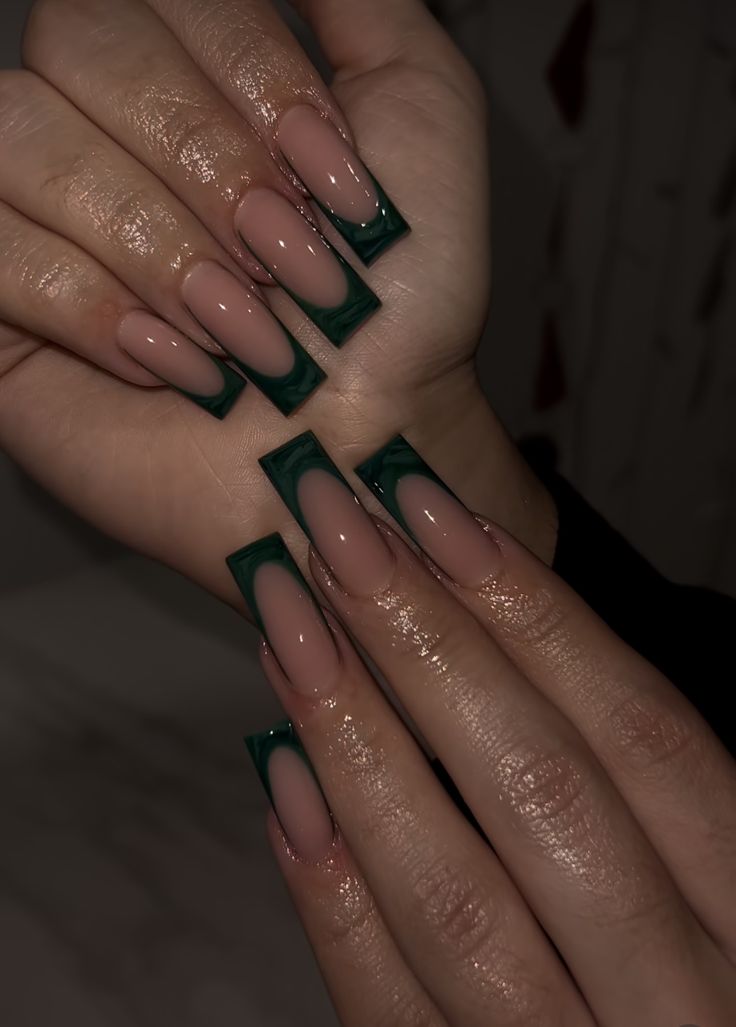 Green And Red French Tip Nails, Dark Green Tip Nails, Dark Green Nails With Design, Emerald Green Nails Square, Green French Tip Toes, Green Nails Black Women, Nails Green Tips, Nail Ideas Dark Green, Dark Green Acrylic Nails Designs