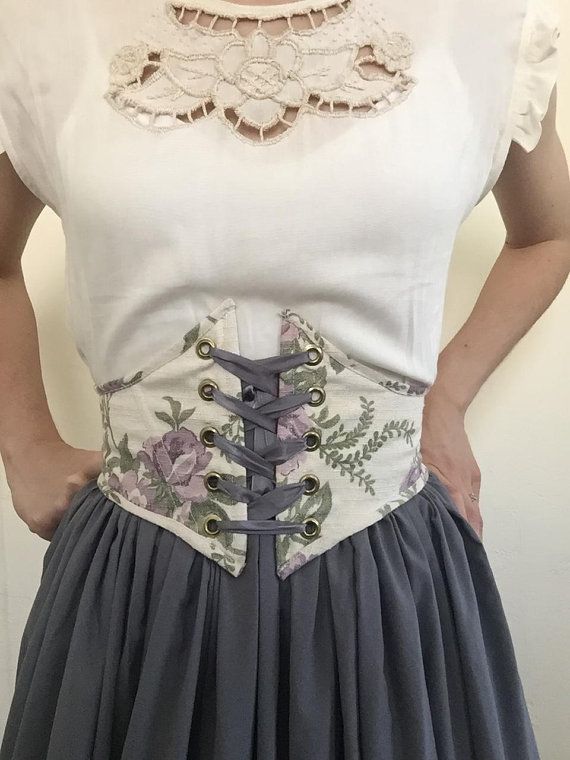 Half Corset, Corset Sewing Pattern, Style Steampunk, Victorian Costume, Corset Fashion, Estilo Hippie, Vintage Repurposed, Lavender Floral, Victorian Steampunk