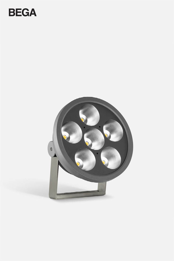 an image of a spot light with four lights on the top and one in the middle