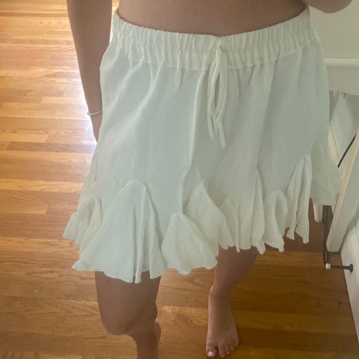 Nwt White Skirt. Size Small White Tiered Lined Skirt, White Tiered Skort With Elastic Waistband, Casual White Tiered Skirt, White Tiered Skort For Spring, White Lined Skirt For Day Out, White Tiered Skort, White Relaxed Skort For Day Out, White Flowy Skirted Bottoms, White Skirt With Elastic Waistband For Day Out