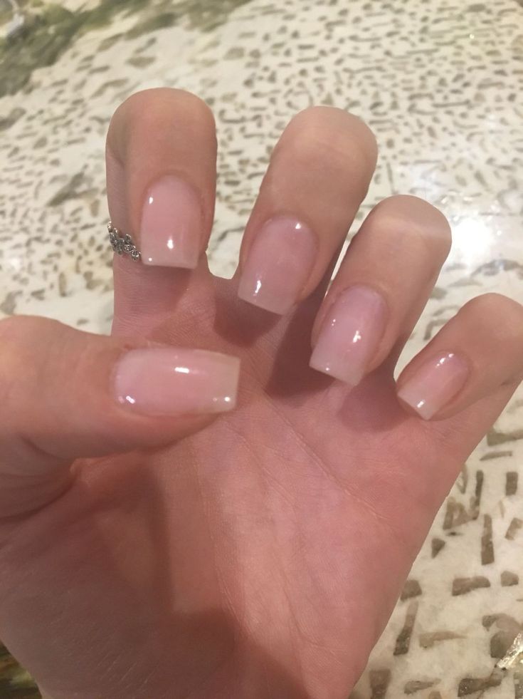 P i n t e r e s t : rachaelgbolaru17 Summer Nails Colors Designs, Unghie Sfumate, Glitter Gel Nails, Spring Nail Colors, Her Nails, Colorful Nail Designs, Neutral Nails, Short Acrylic Nails, Nail Polish Colors