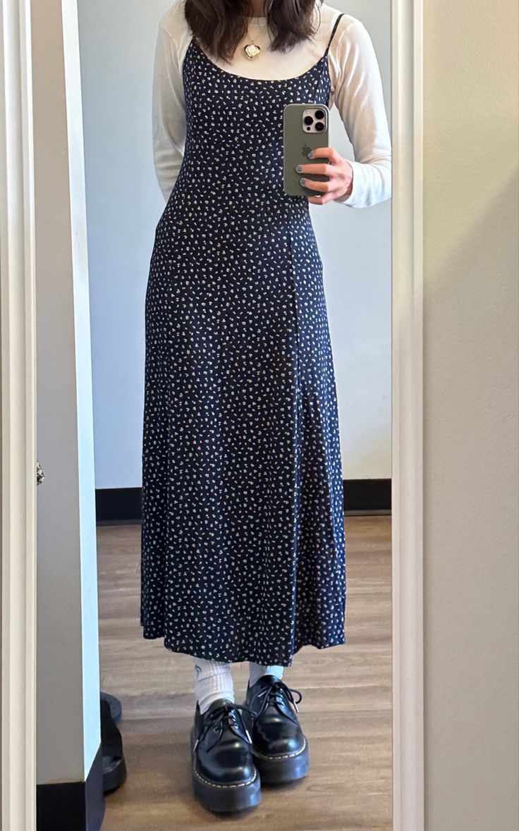 Cozy Church Outfit Winter, Long Dress Doc Martens, Summer Dress Autumn Outfit, Maxi Dresses Winter, Cute Soft Outfits Aesthetic, Middie Skirt Outfit, Long Skirts For Fall, Long Skirts For Winter, Cute Outfits Feminine