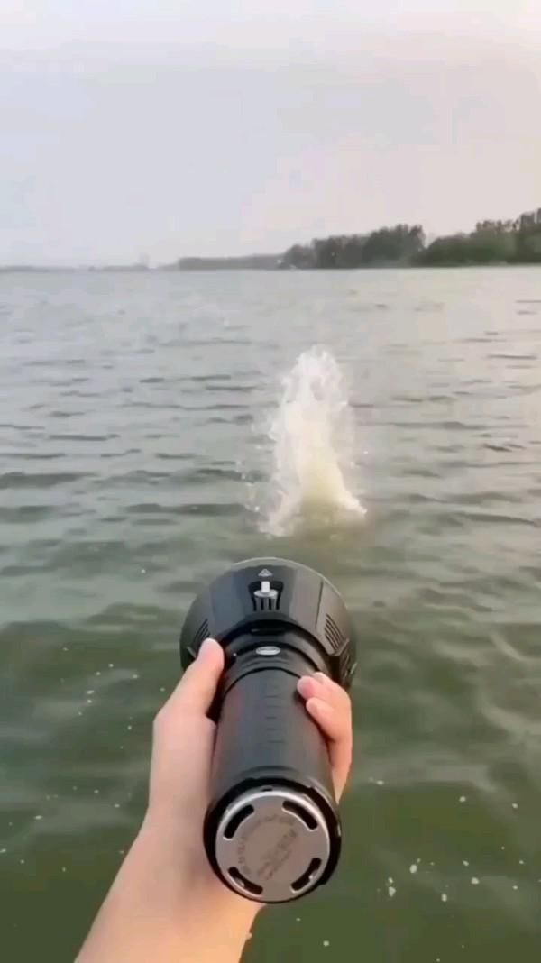 a person is holding a water flask in front of the camera and it says, world most powerful tour