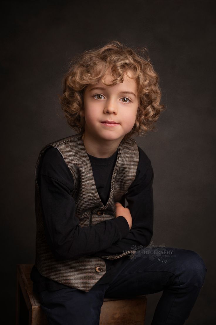 fine art portrait photography Portrait Fine Art Photography, Fine Art Portrait Photography Ideas, Children Poses Photography, Kid Portrait, Children Photography Ideas, Kid Photoshoot, Children Portrait Photography, Child Portrait, Child Portrait Photography