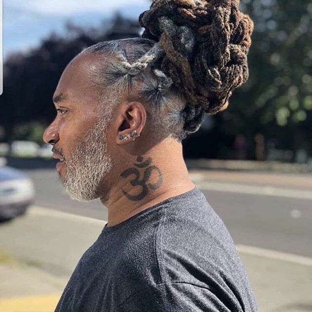 Men With Locs, Mens Dreadlock Styles, Dreadlocks Men, Loc Styles For Men, Bun Style, Dreadlock Hairstyles For Men, Dreadlock Styles, Bun Styles, Dreads Styles