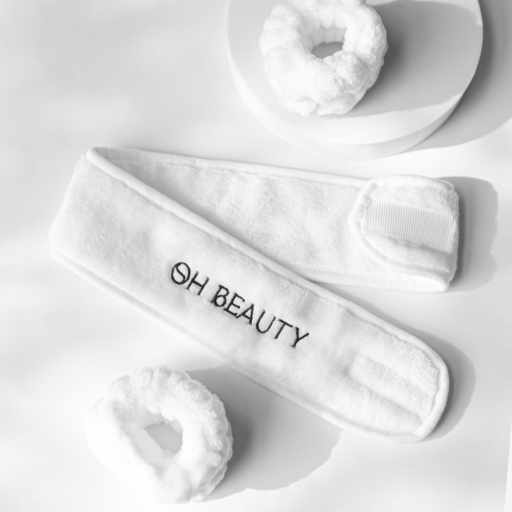 Uplevel your skincare routine with our Oh Beauty Headband and Wristband Set. These soft, fluffy accessories make your morning and evening skincare rituals effortless and stylish! Keep your hair perfectly in place and catch annoying wrist drips while using your favorite skincare products. Fluffy Accessories, Skincare Routine And Products, Beauty Headband, Headband Skincare, Spa Headbands, Skin Tools, Skincare Headband, Makeup Event, Evening Skincare