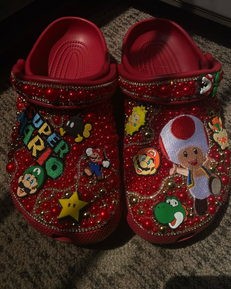 Croc Themes, Croc Bedazzle, Junk Crocs, Junk Shoes, Croc Decor Ideas, Croc Fashion, Horror Shoes, Croc Decor, Bedazzled Crocs