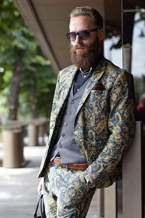 Printed Suit Gentleman Mode, Pitti Uomo Street Style, Estilo Hipster, Mens Fashion Blog, Hipster Mens Fashion, Best Mens Fashion, Sharp Dressed Man, Slim Fit Suit, Formal Suits